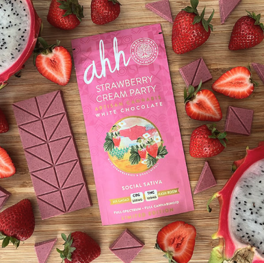 Ahh Strawberry Cream Party Chocolate Bar 100mg 20pk
