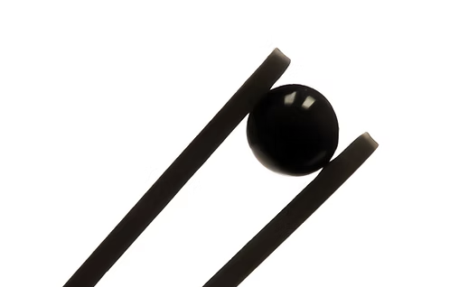 Bear Quartz | Pearls | Black