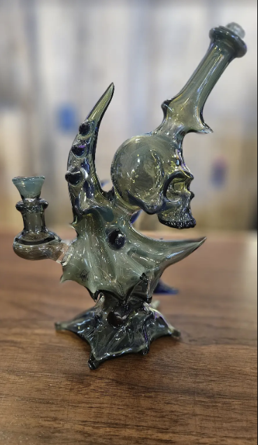 MN Legit | OOAK Skull Waterpipe × 1